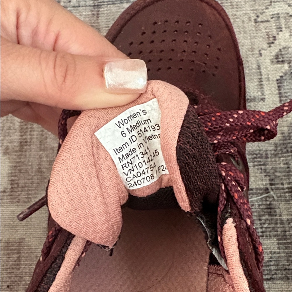 L.L. Bean True Hiking sneakers - Picture 3 of 4